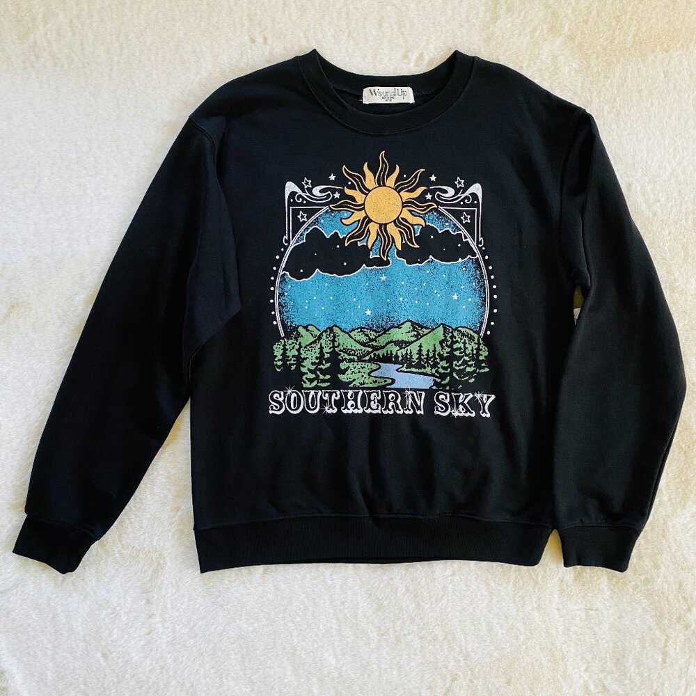 Black Sweatshirt “Southern Sky" mountains  nature stars women’s size Medium NEW